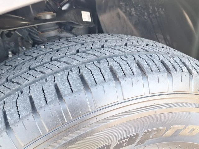 Used 2024 Gray Nissan S image 27