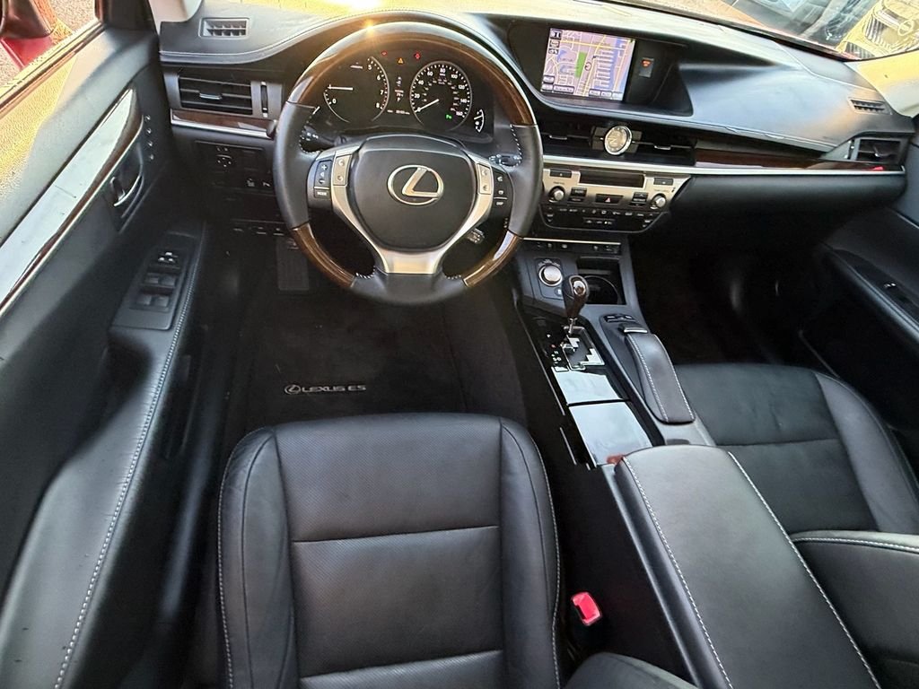 Used 2014 Red Lexus 350 image 13