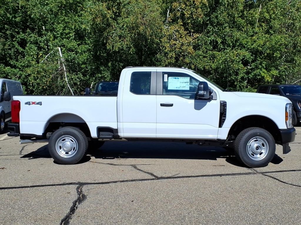 New 2027 Oxford White Ford F-250® XL image 4