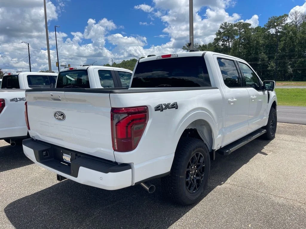 New 2026 Oxford White Ford Lariat® image 12