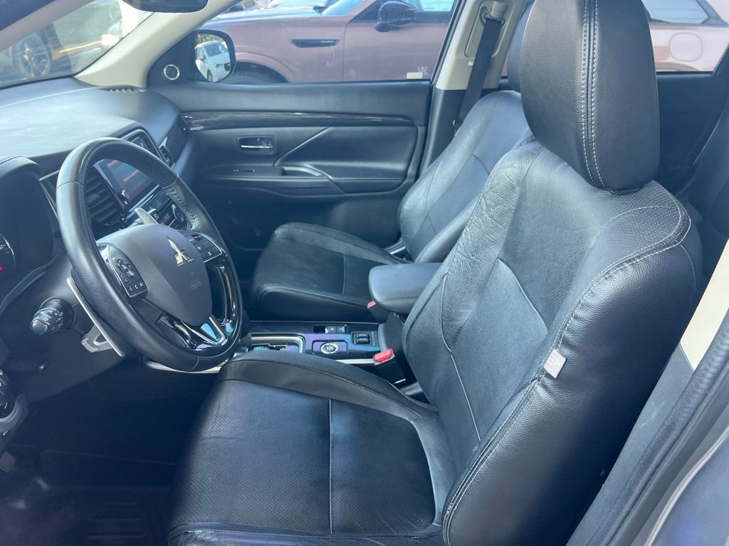 Used 2017 Mercury Gray Metallic Mitsubishi GT image 9