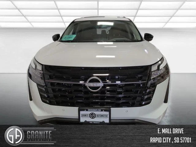 New 2026 Everest White Pearl TriCoat Nissan Platinum image 9