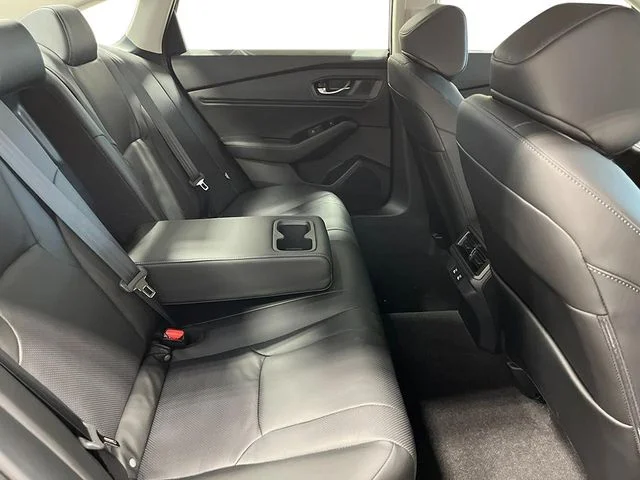 New 2026 Urban Gray Pearl Honda Touring image 31
