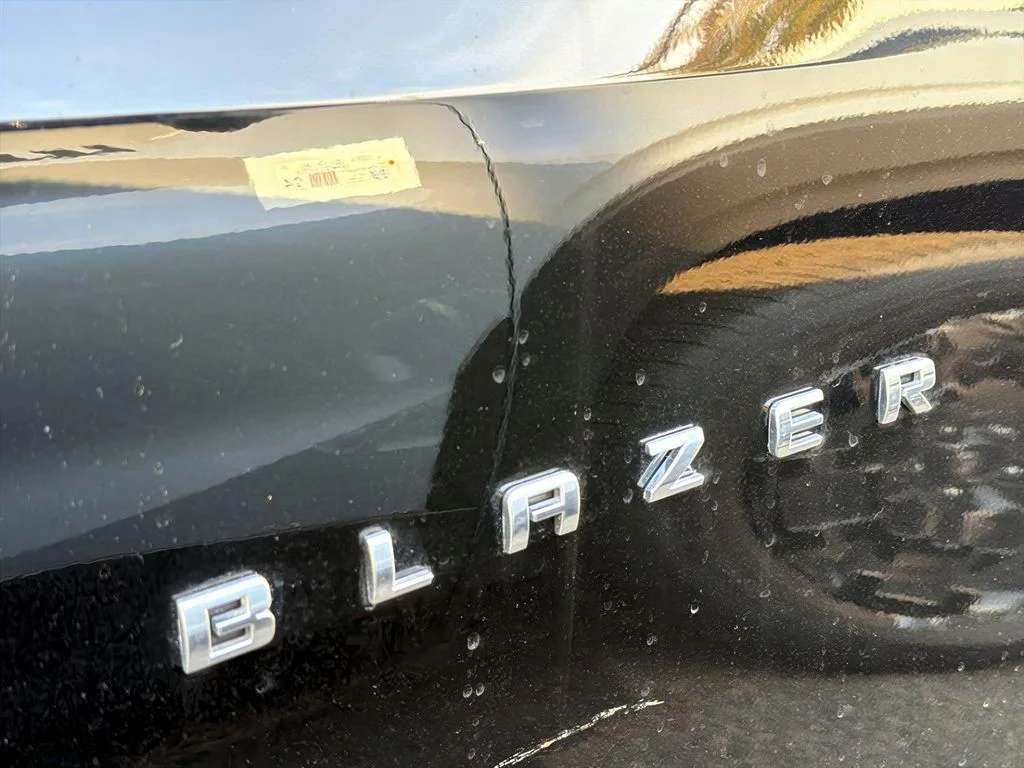 Used 2021 Black Chevrolet LT image 9