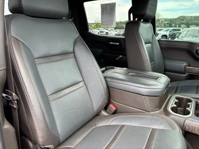 Used 2021 White GMC Denali image 24