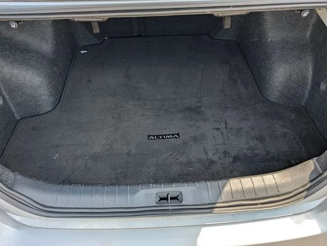 Used 2025 Silver Nissan 2.5 SV image 23