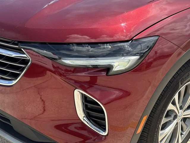 Used 2022 Red Buick Preferred image 2