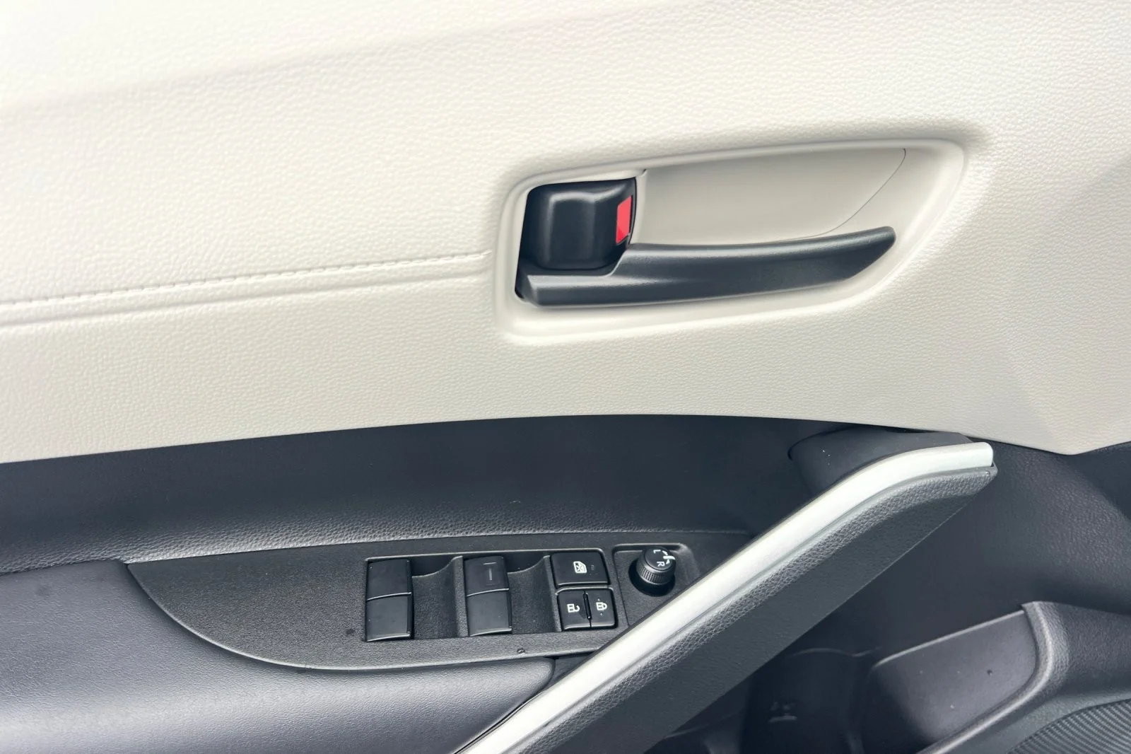 Certified Used 2026 Wind Chill Pearl Toyota L image 10