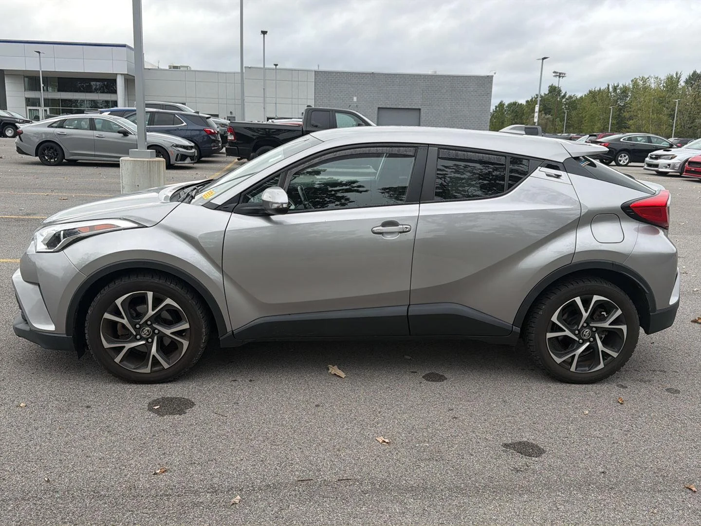 Used 2019 Silver Knockout Metallic Toyota XLE image 6