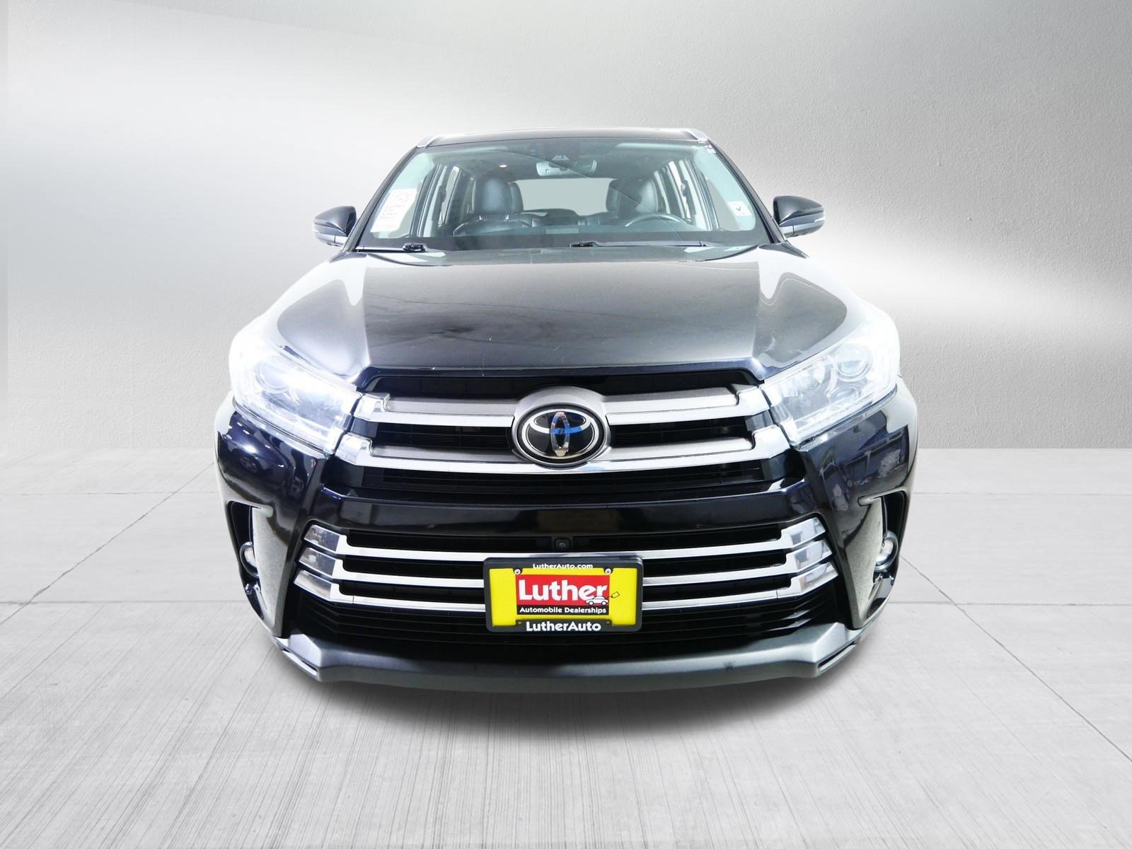 Used 2019 Toyota Highlander Limited Platinum with VIN 5TDDZRFHXKS949970 for sale in Cambridge, Minnesota