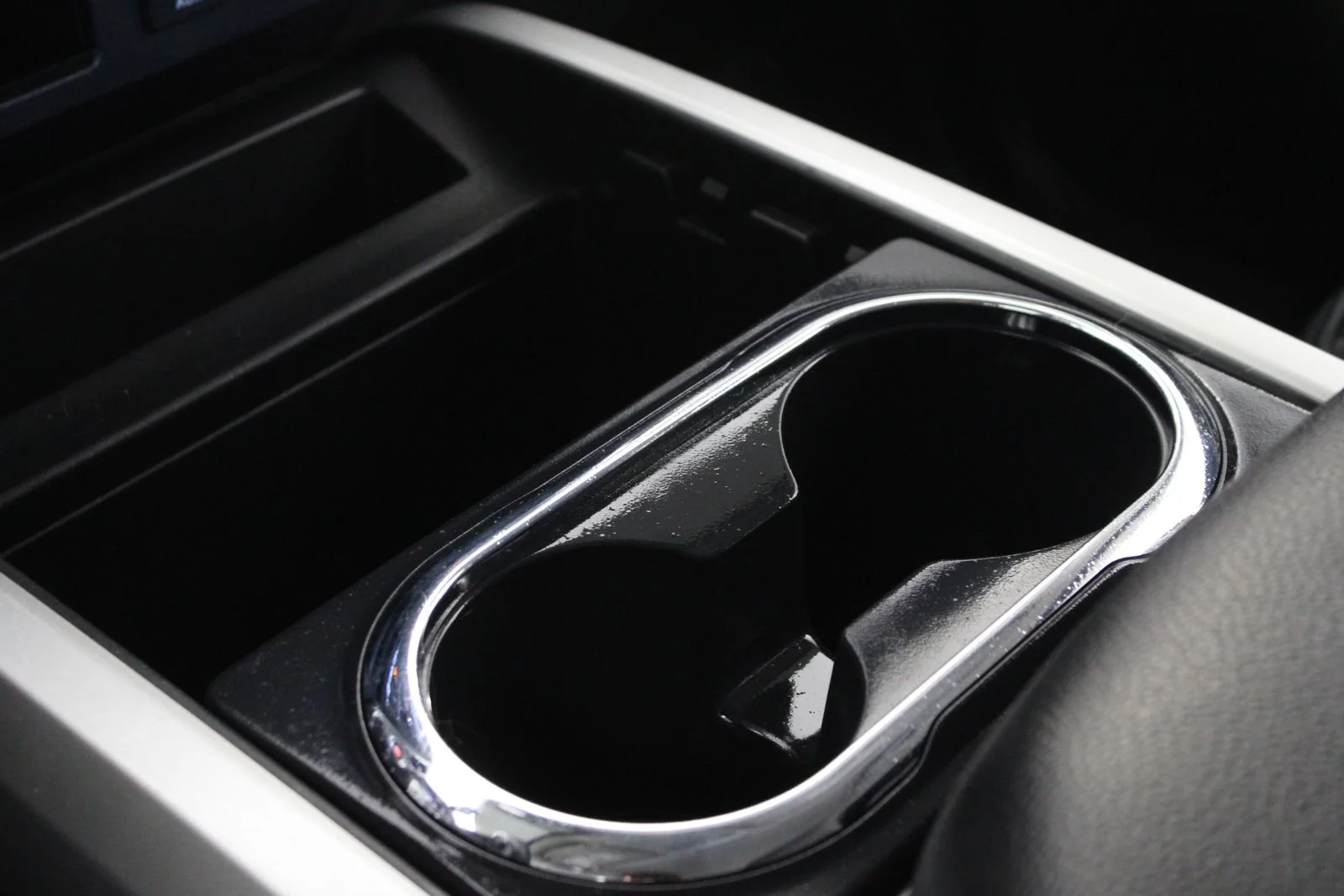 Used 2017 Black Nissan PRO-4X image 31