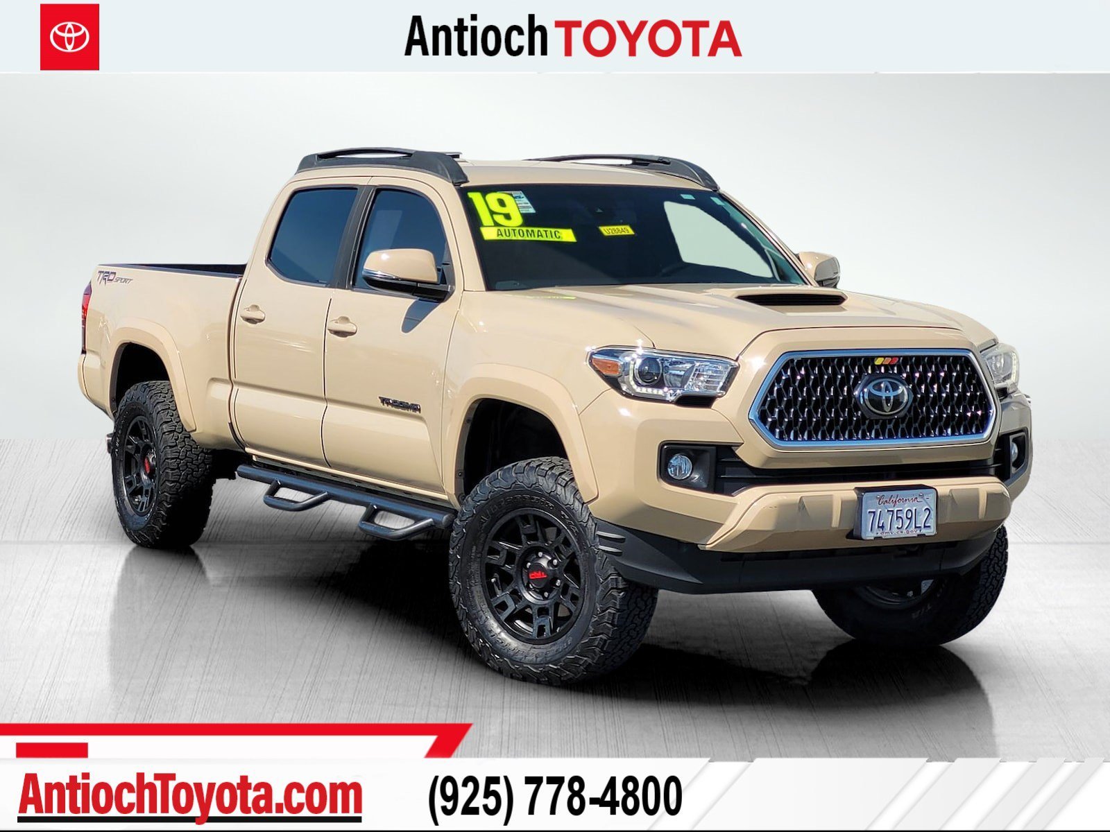 Used 2019  Toyota  image 1