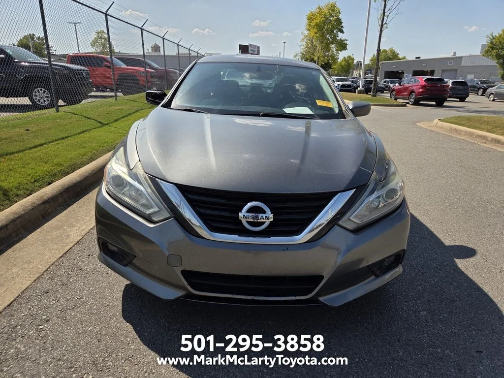 Used 2017 Gray Nissan 2.5 SV image 2