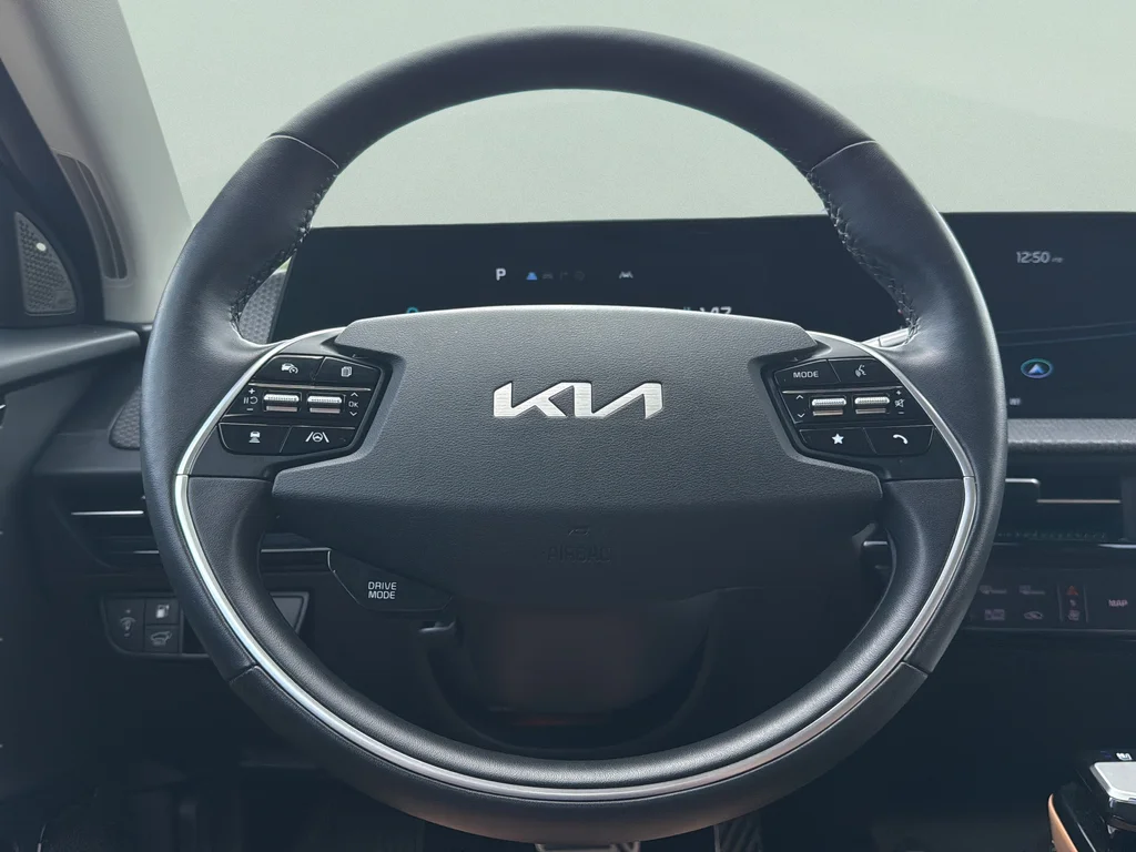 Used 2023 Green Kia GT-Line image 22