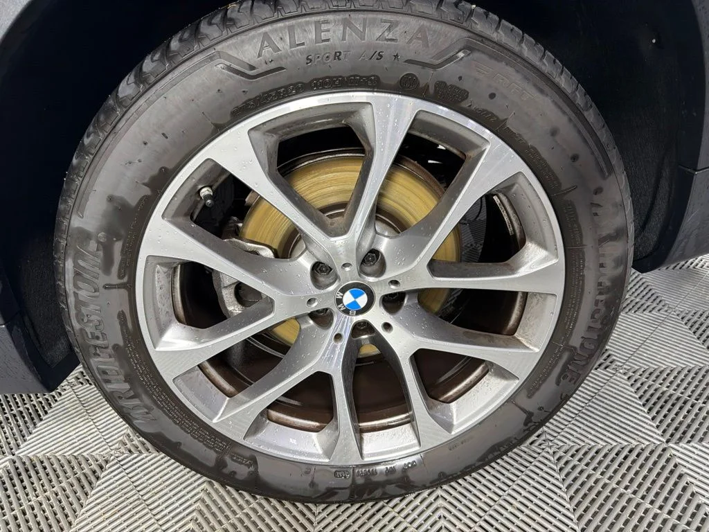 Certified Used 2026 Alpine White BMW xDrive40i image 9