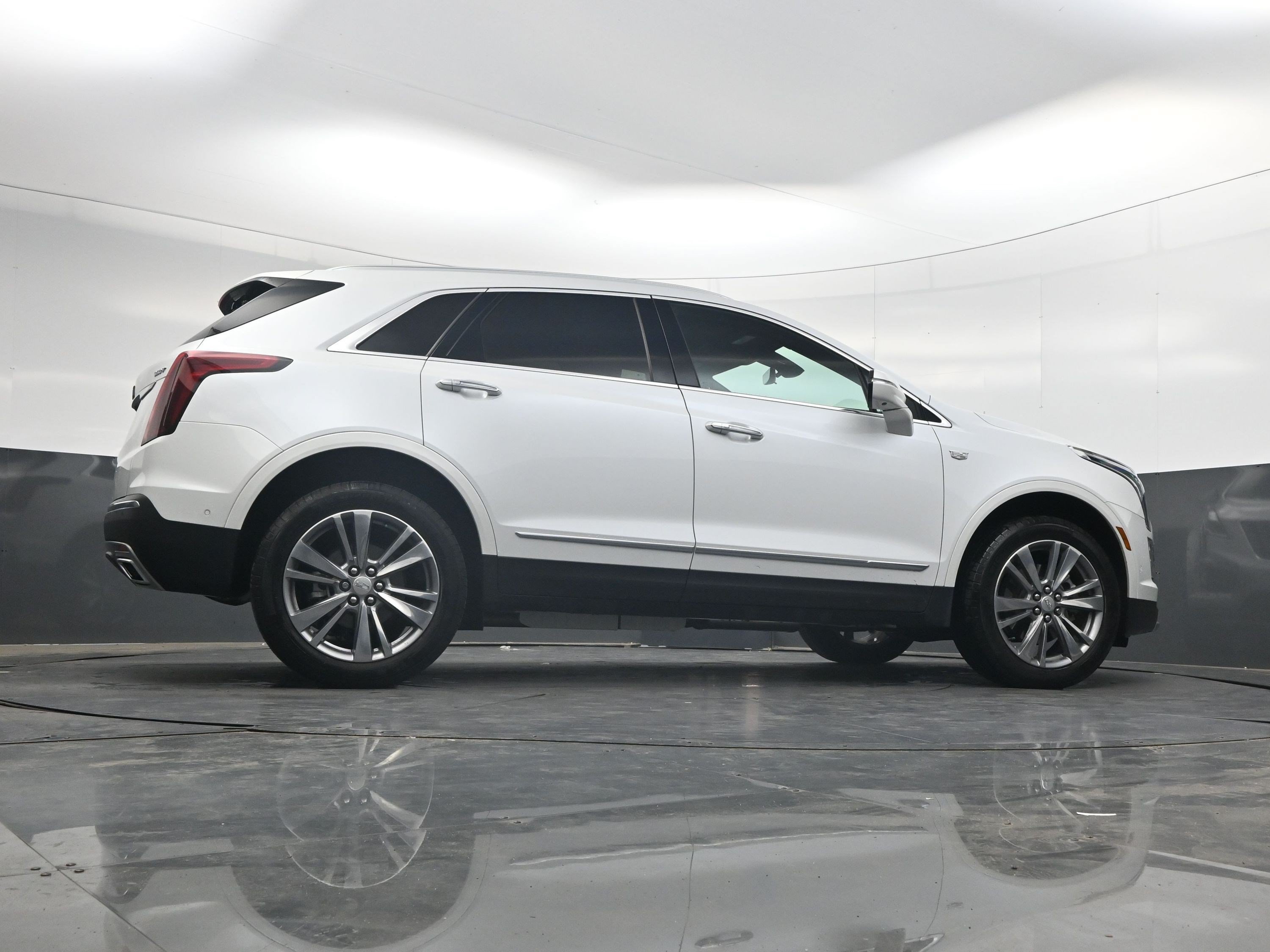 Used 2024 Crystal White Tricoat Cadillac FWD Premium Luxury image 30