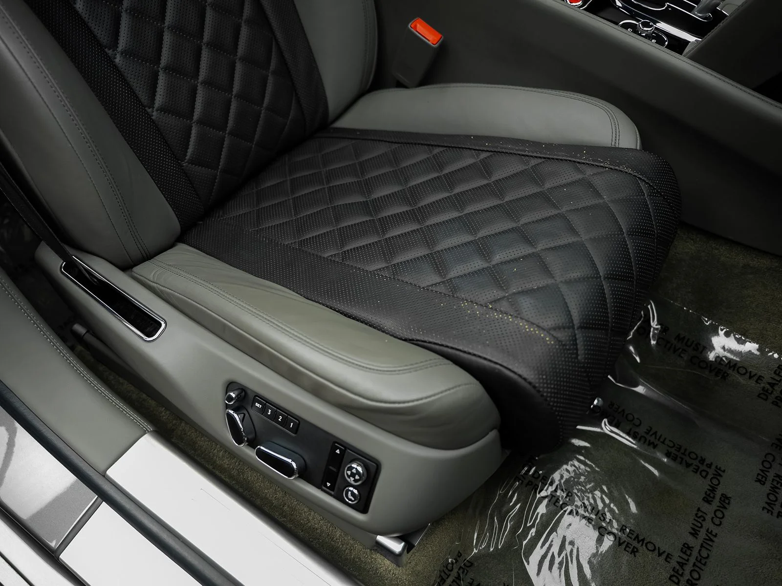 Used 2017 Black Bentley V8 S image 35