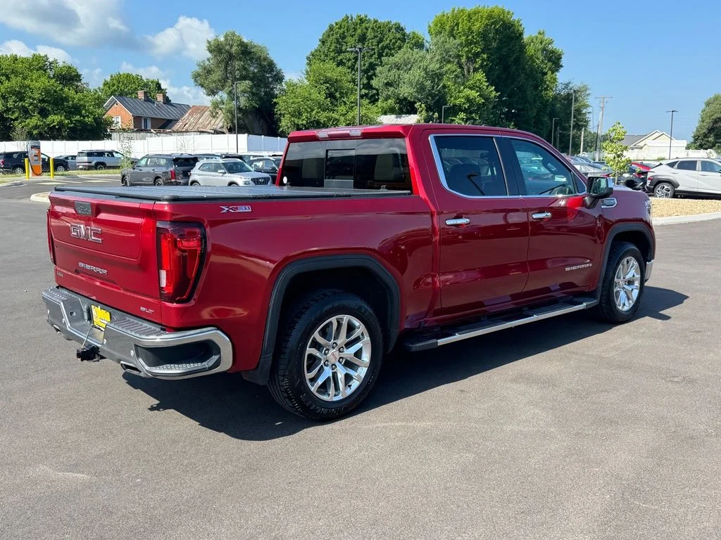 Used 2021 Red GMC SLT image 3