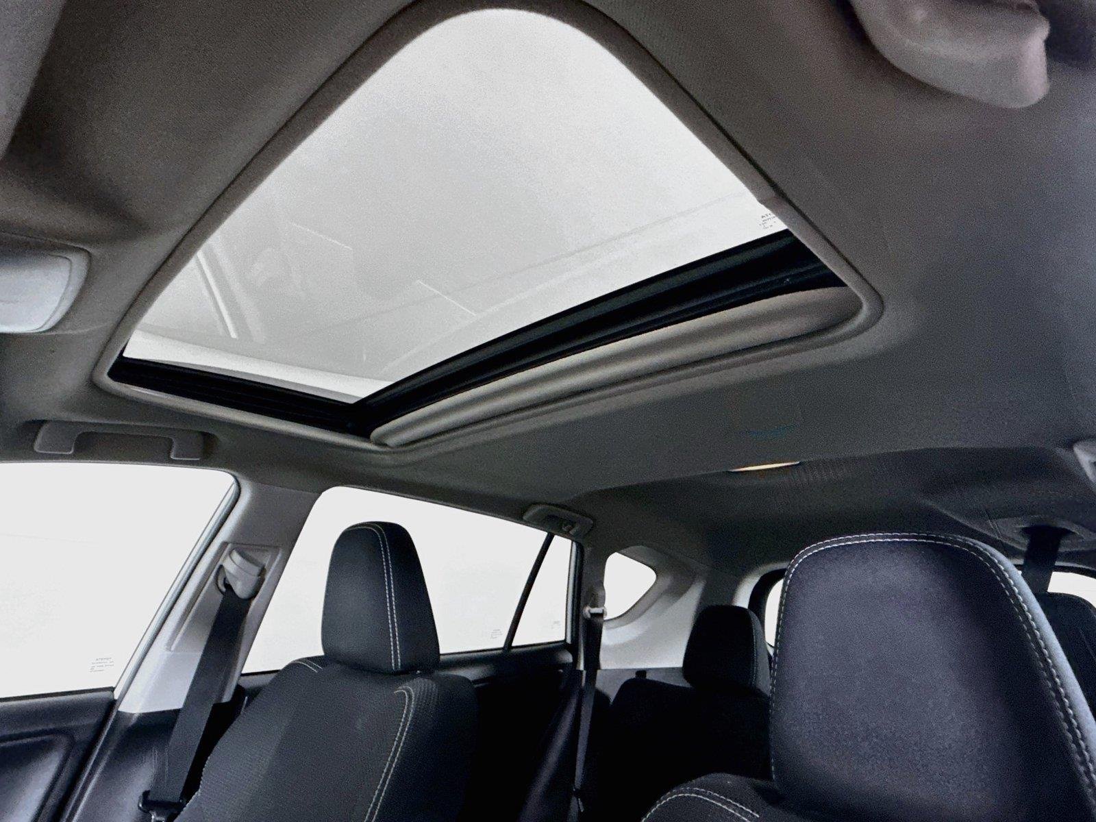 Used 2018 Super White Toyota XLE image 6
