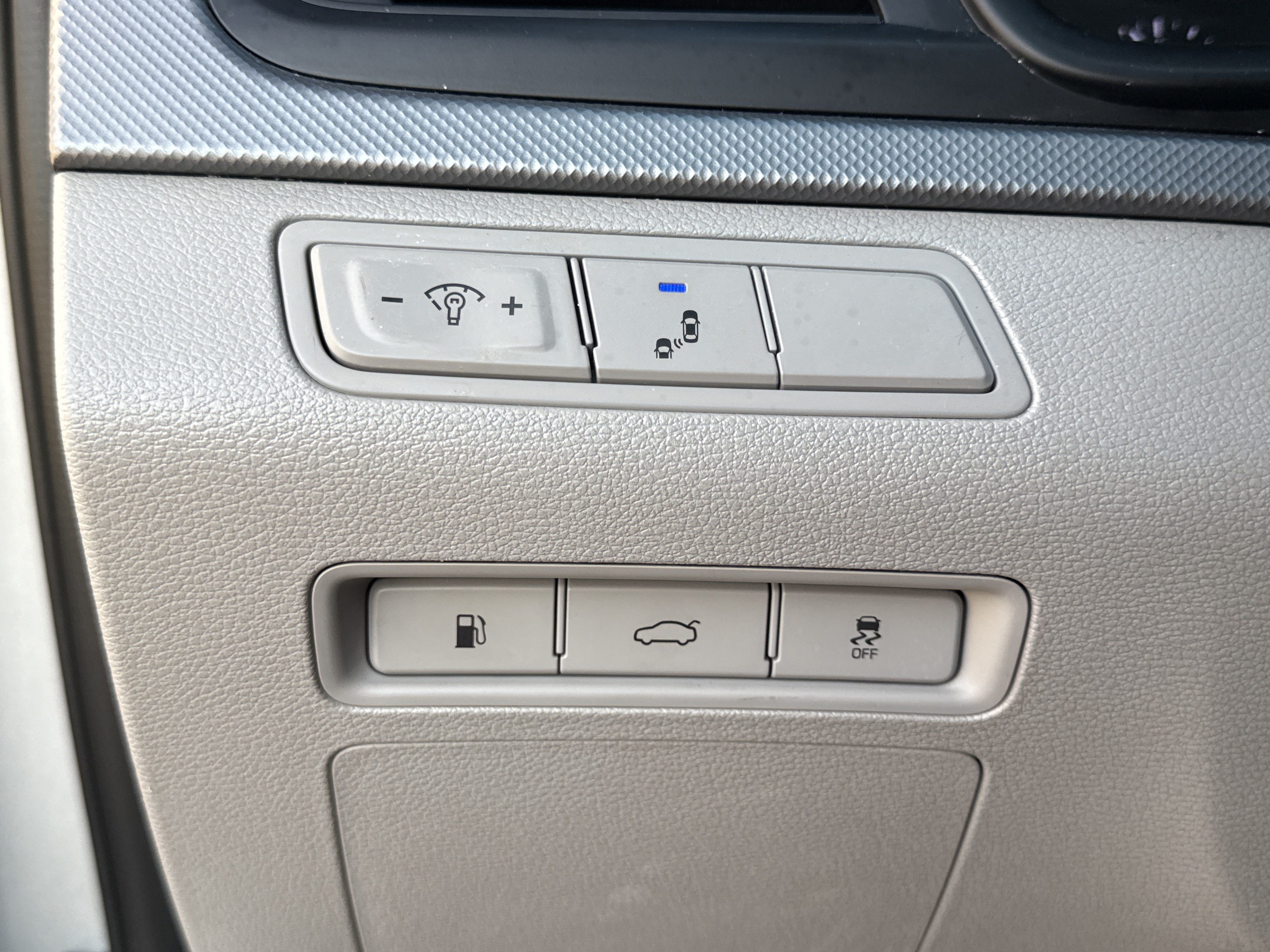 Used 2019 Symphony Silver Hyundai SEL image 13