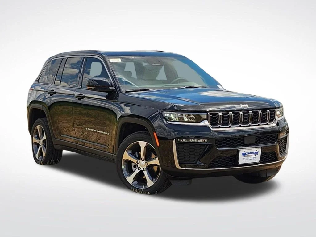 New 2026 Diamond Black Crystal Pearl-Coat Exterior Paint Jeep Limited image 1