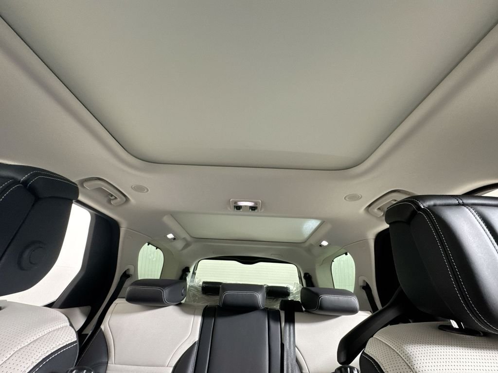 Certified Used 2025 Brown Land Rover Dynamic SE image 20