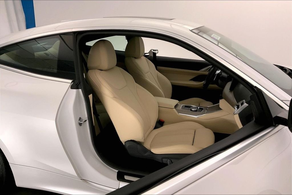 Used 2025 Mineral White Metallic BMW  image 6