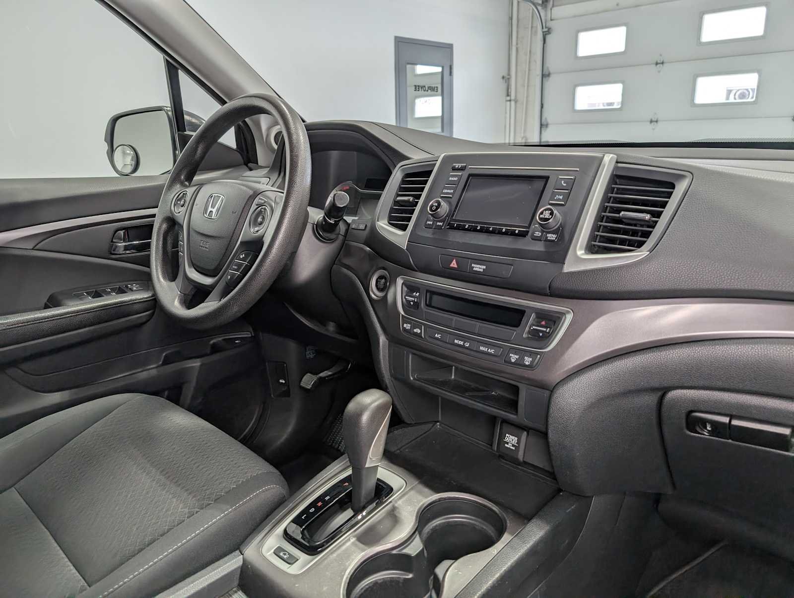Used 2017 Lunar Silver Metallic Honda RT image 40