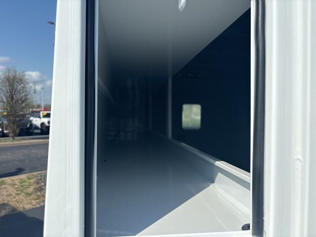New 2026 Oxford White Ford E-350 SRW image 10