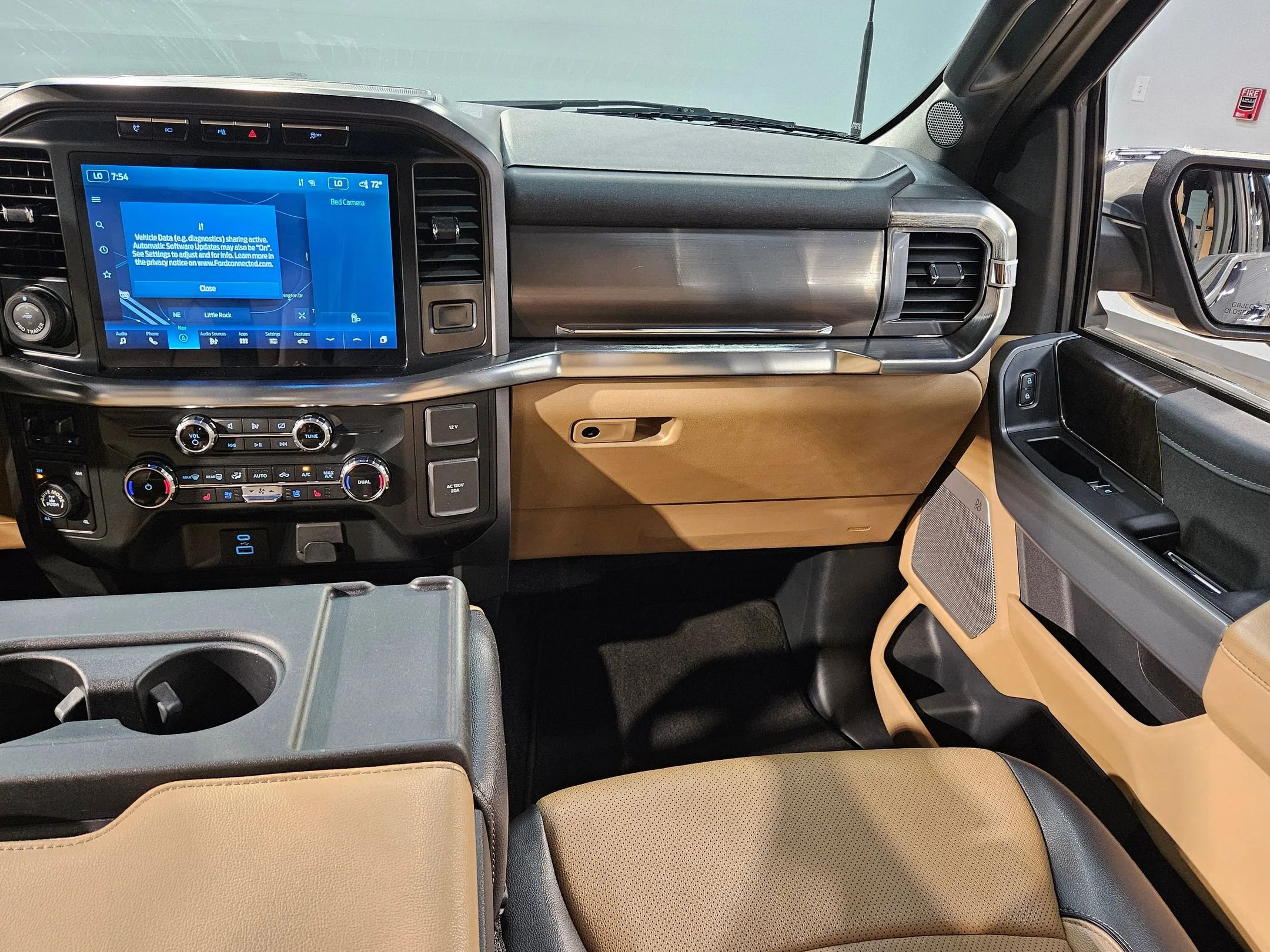 Used 2022 Smoked Quartz Metallic Tinted Clearcoat Ford LARIAT image 11
