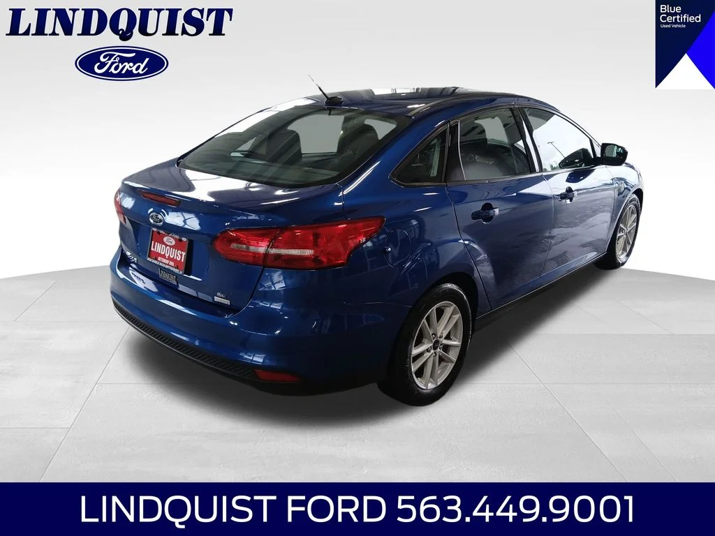 Used 2018 Blue Ford SE image 6