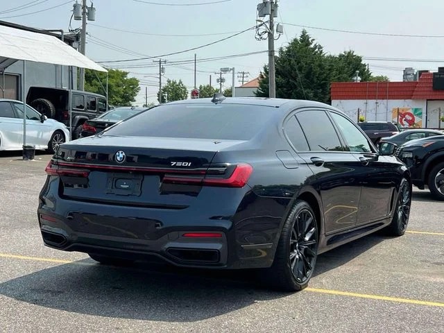 Used 2022 Black BMW 750i xDrive image 8