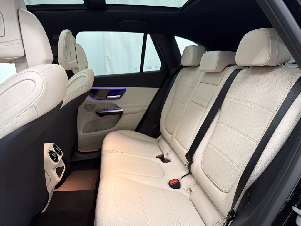 New 2027 Black Mercedes-Benz GLC 300 image 20