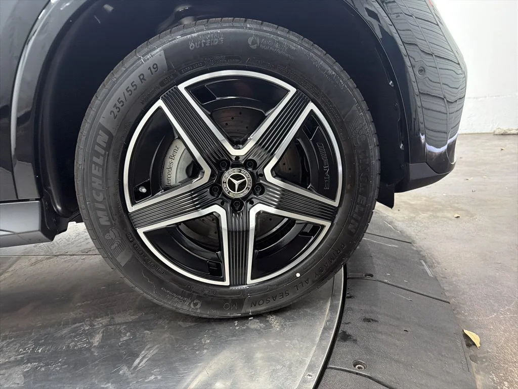Used 2026 Black Mercedes-Benz GLC 300 image 9