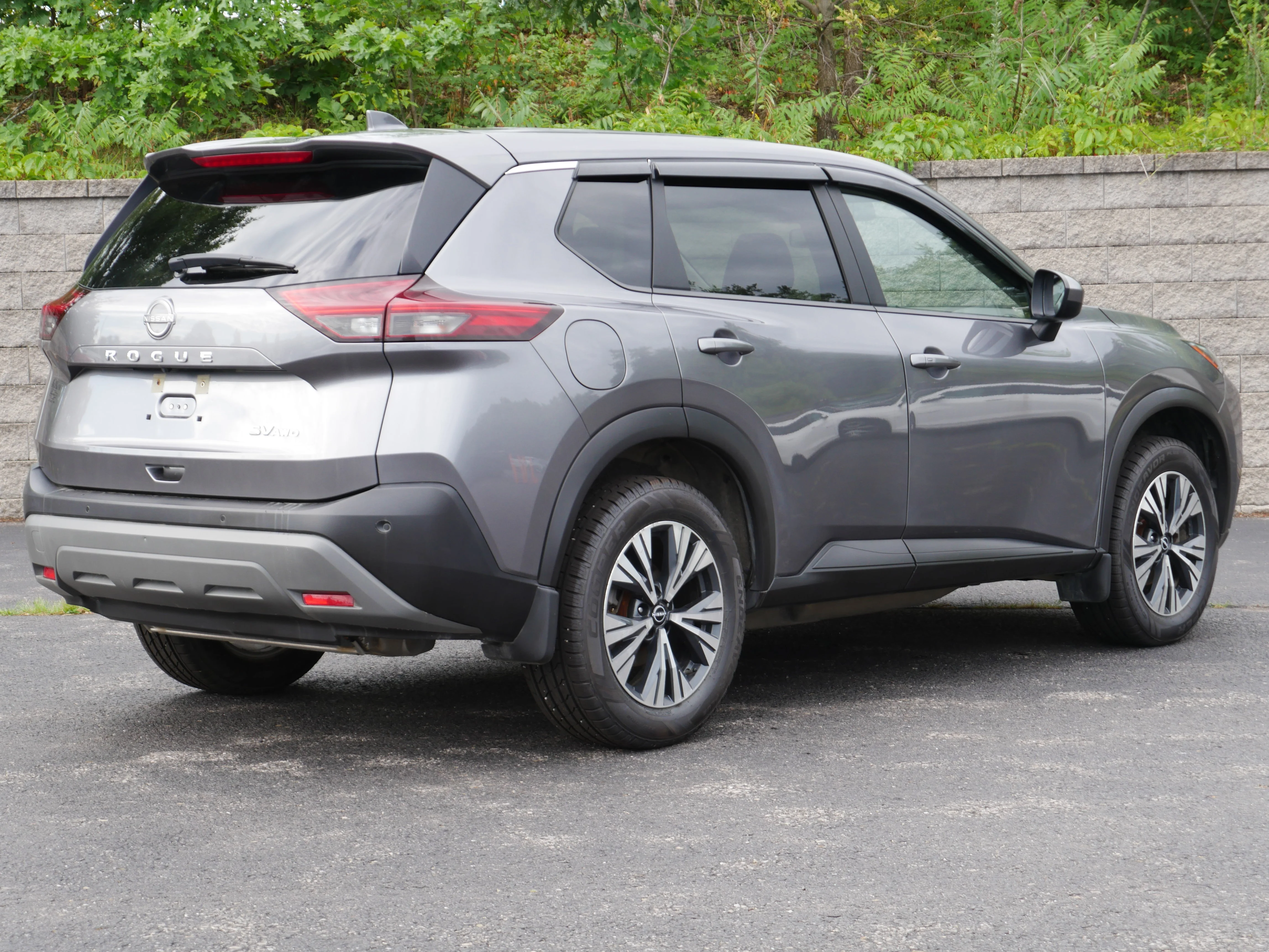 Used 2023 Gun Metallic Nissan SV image 7