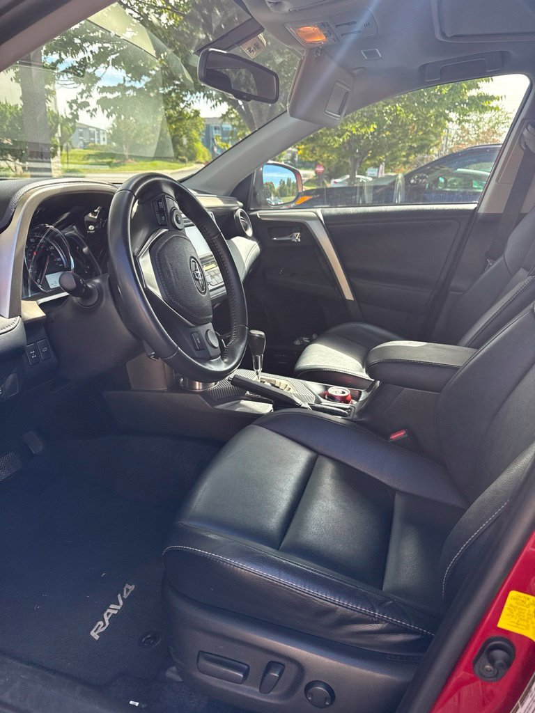 Used 2014 Red Toyota Limited image 5