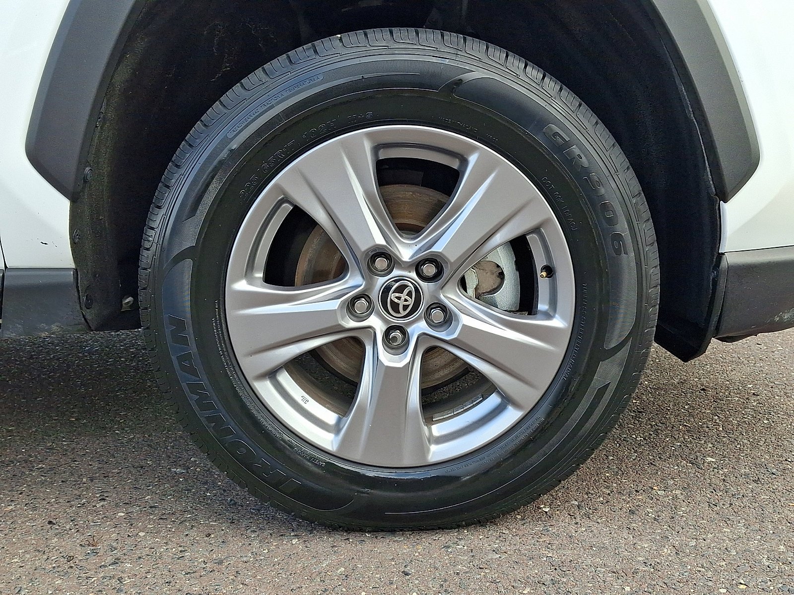 Used 2025 Ice Cap Toyota Hybrid LE image 7
