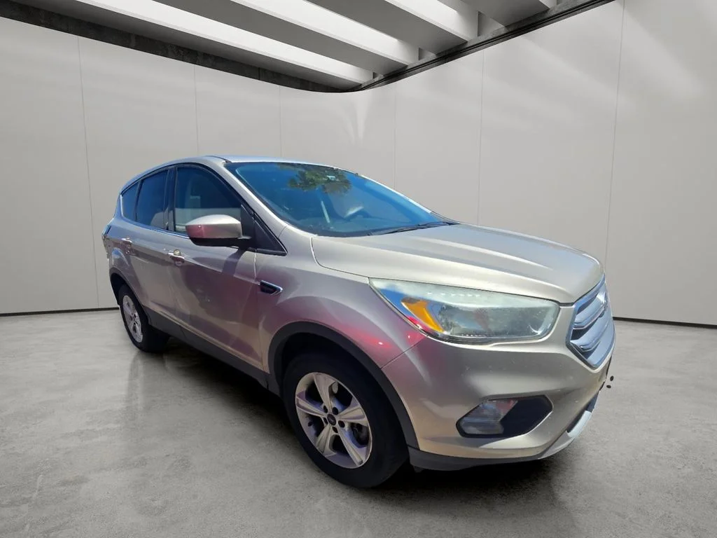 Used 2017 White Gold Metallic Ford SE image 12