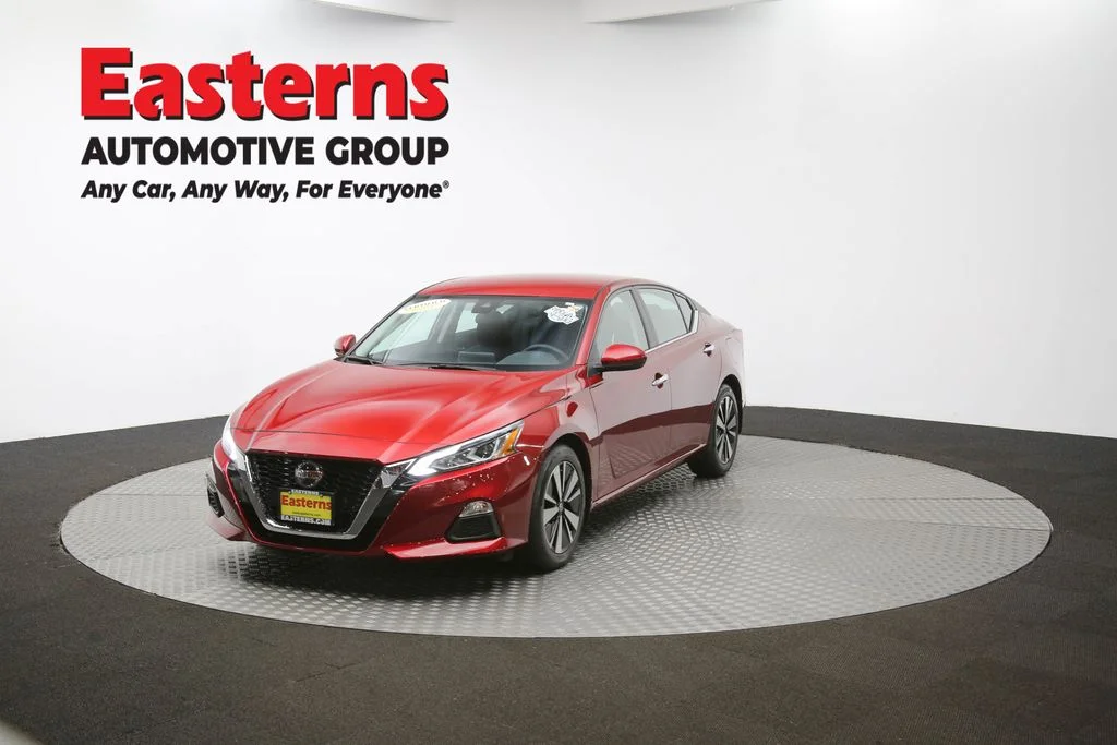 Used 2022 Red Nissan 2.5 SV image 51