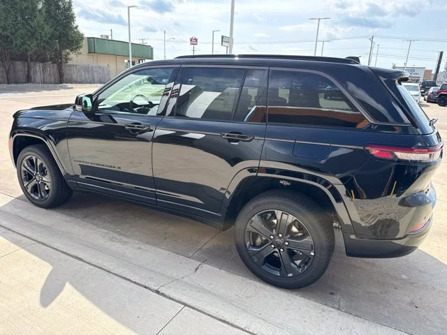 New 2027 Black Jeep Limited Reserve image 5