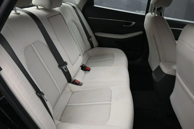 Used 2021 Black Hyundai SEL image 24