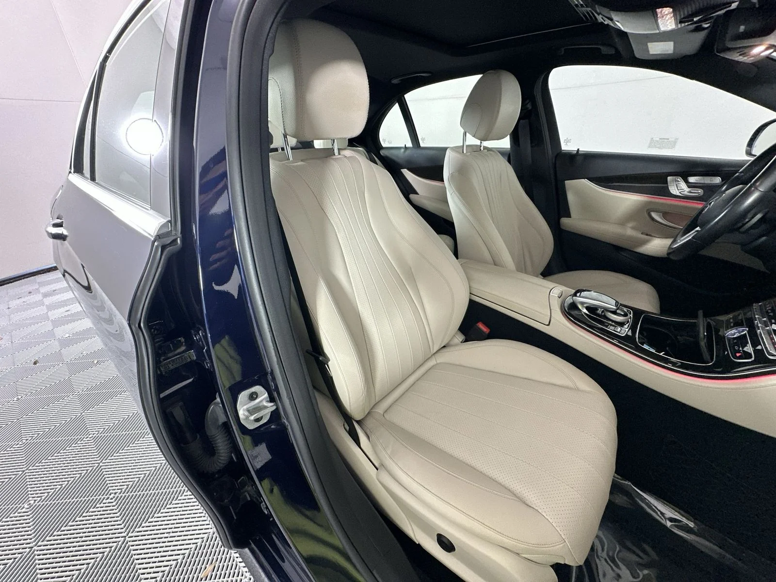 Used 2020 Blue Mercedes-Benz E 350 image 27