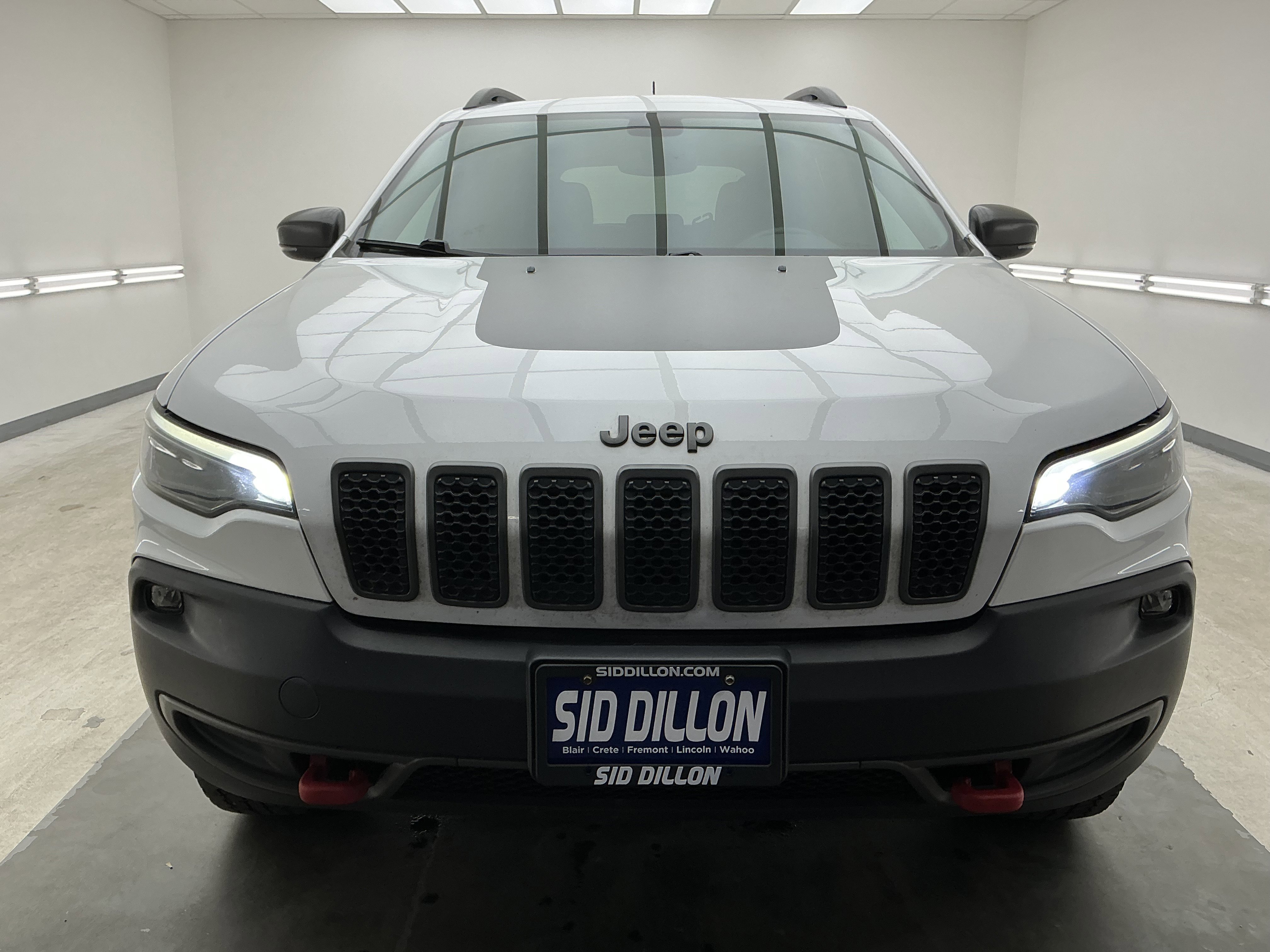 Used 2020 Bright White Clearcoat Jeep Trailhawk image 2