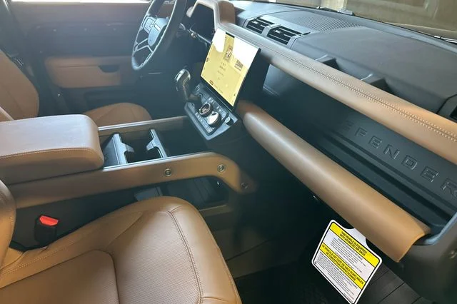 New 2026 Woolstone Green Land Rover X-Dynamic SE image 15