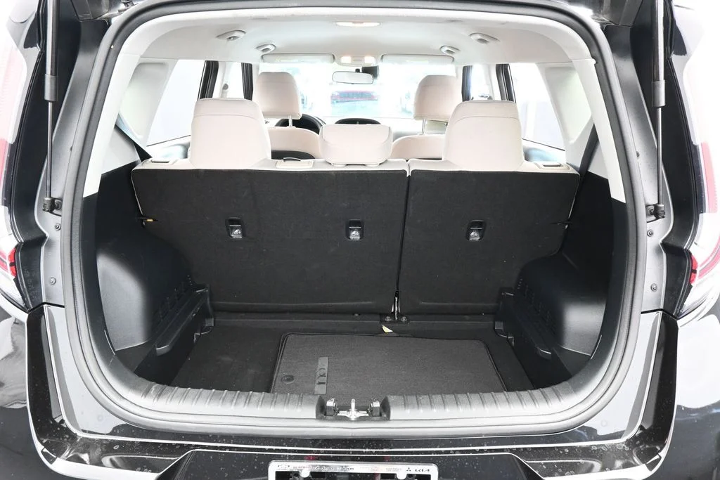 Used 2023 Fusion Black Kia LX image 29