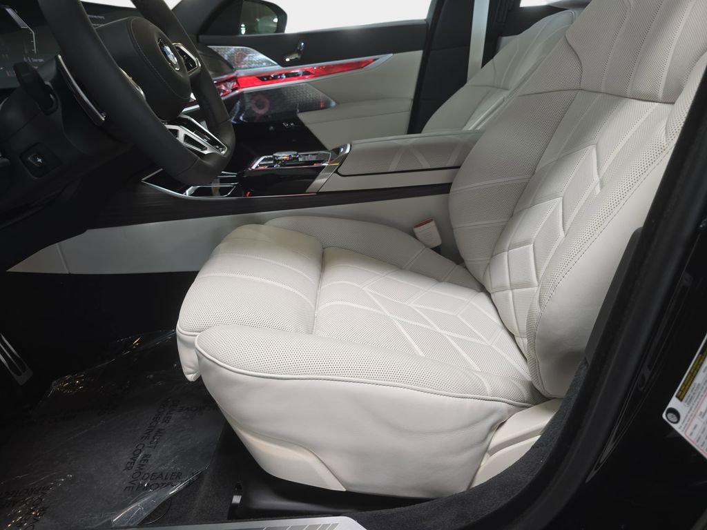 New 2026 Black Sapphire Metallic BMW 760i xDrive image 15