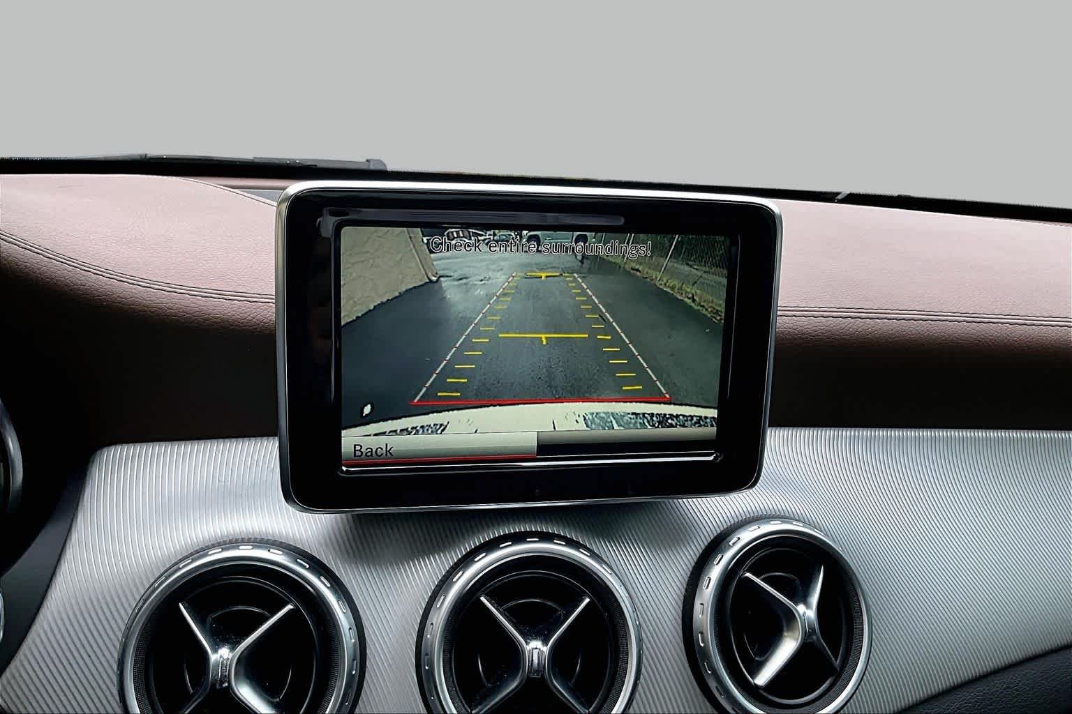 Used 2015 Cirrus White Mercedes-Benz GLA 250 image 45