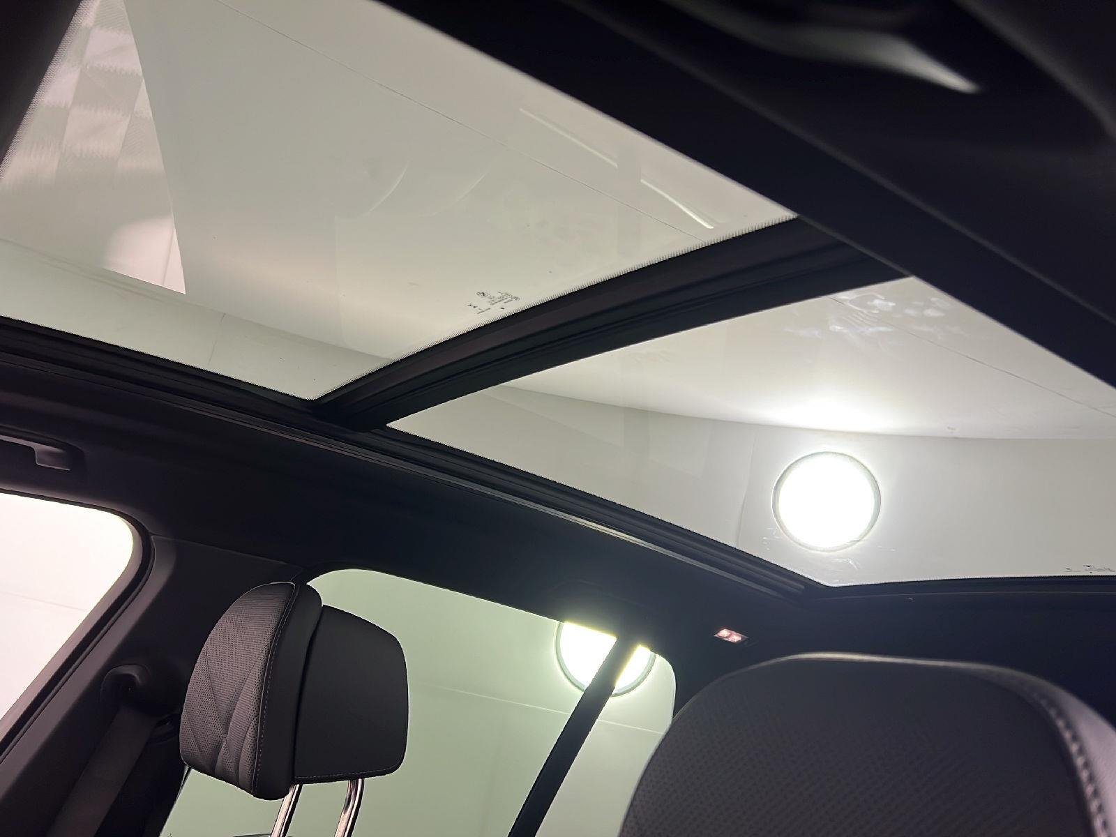 New 2026 Black Sapphire Metallic BMW xDrive50e image 19