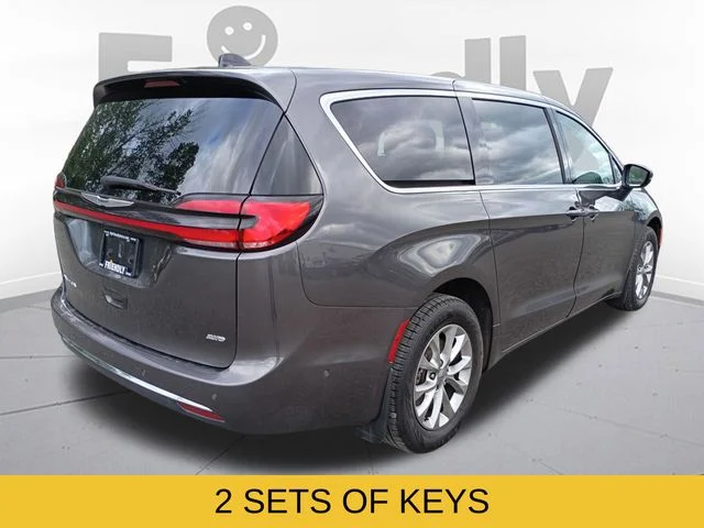 Used 2023 Gray Chrysler Touring L image 7