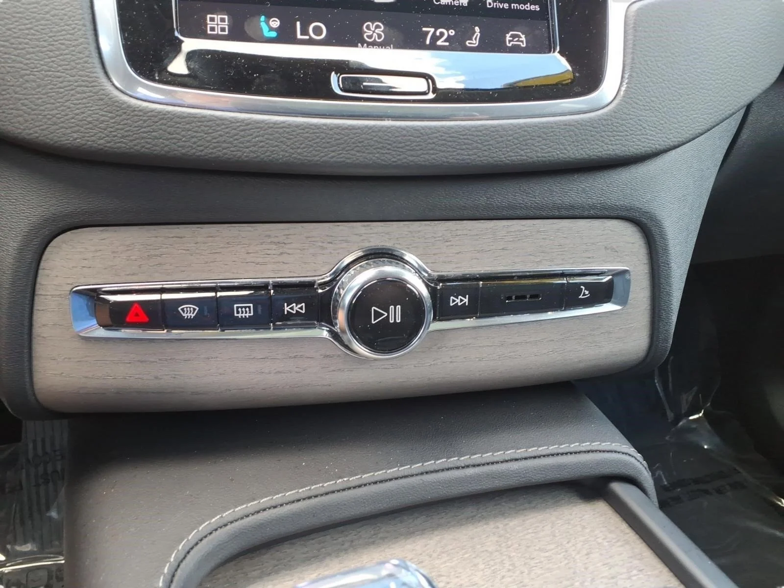 Used 2023 Platinum Gray Metallic Volvo Ultimate image 21